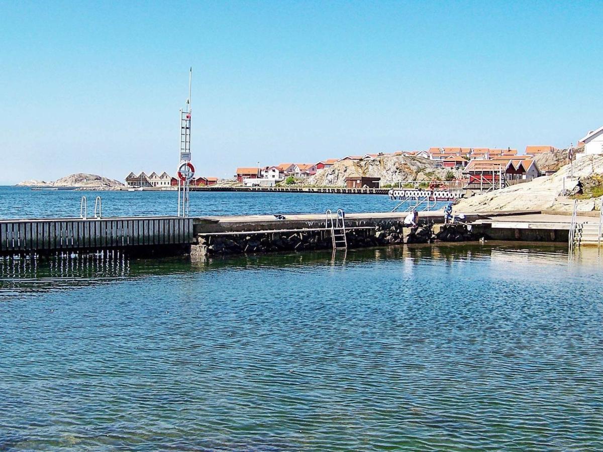 4 person holiday home in Skärhamn Rum bild