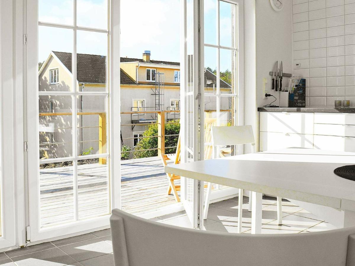 4 person holiday home in Skärhamn Exteriör bild